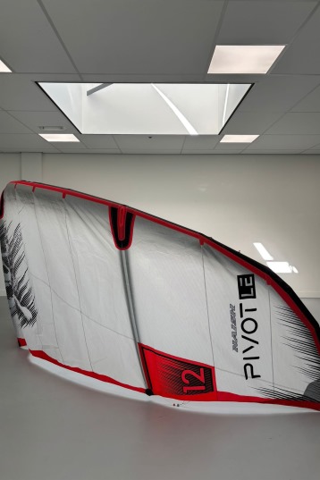Naish-Pivot 2024 Kite (2nd)